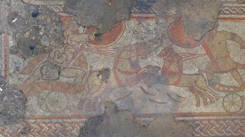 İngiltere'de eşine çok nadir rastlanan Homeros’un İlyada destanını sahneleyen mozaik keşfedildi